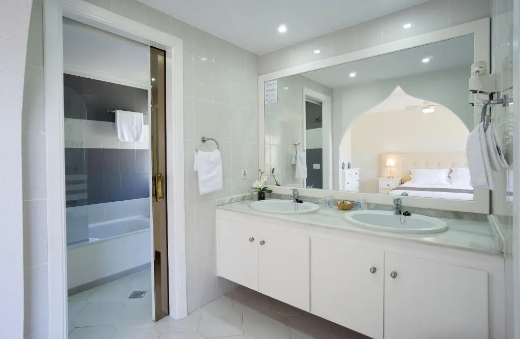 Room, Miraflores Beach & Country Club, Costa Del Sol