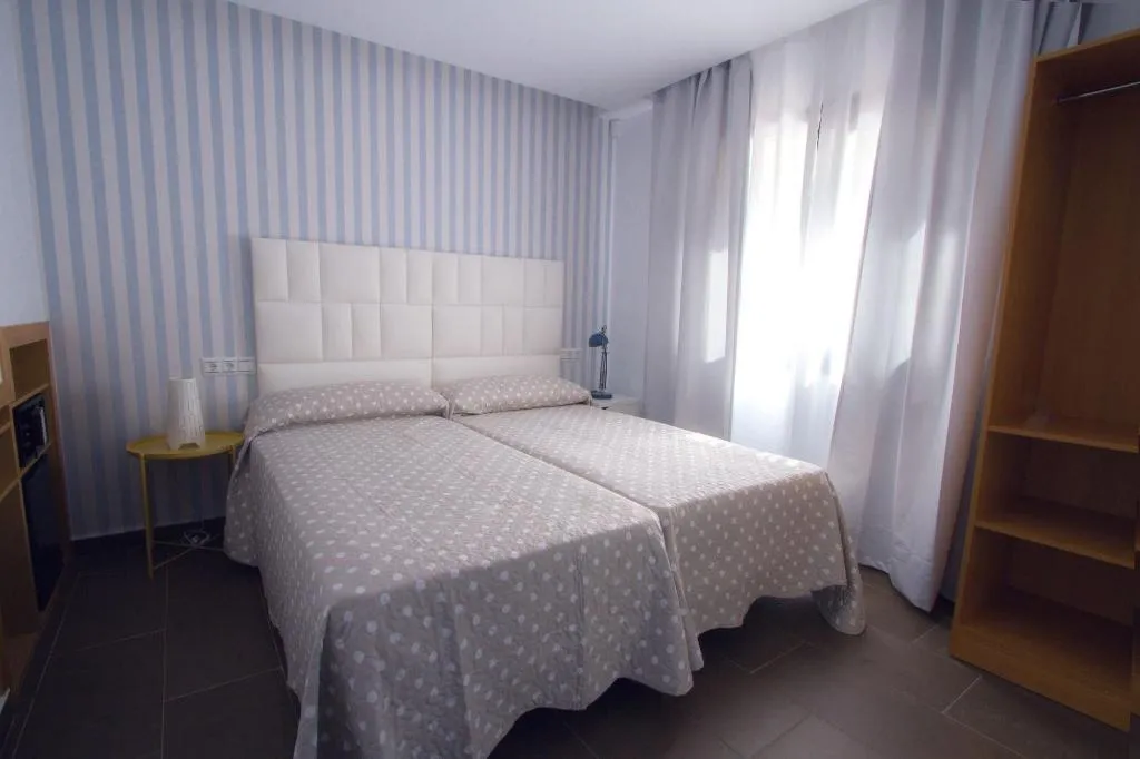 Room, Pixel, Costa Del Sol