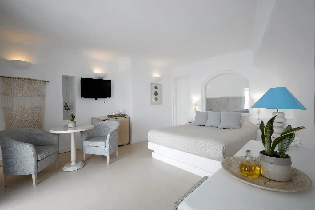 JUNIOR SUITE STANDARD Room, Andromeda Villas, Santorini