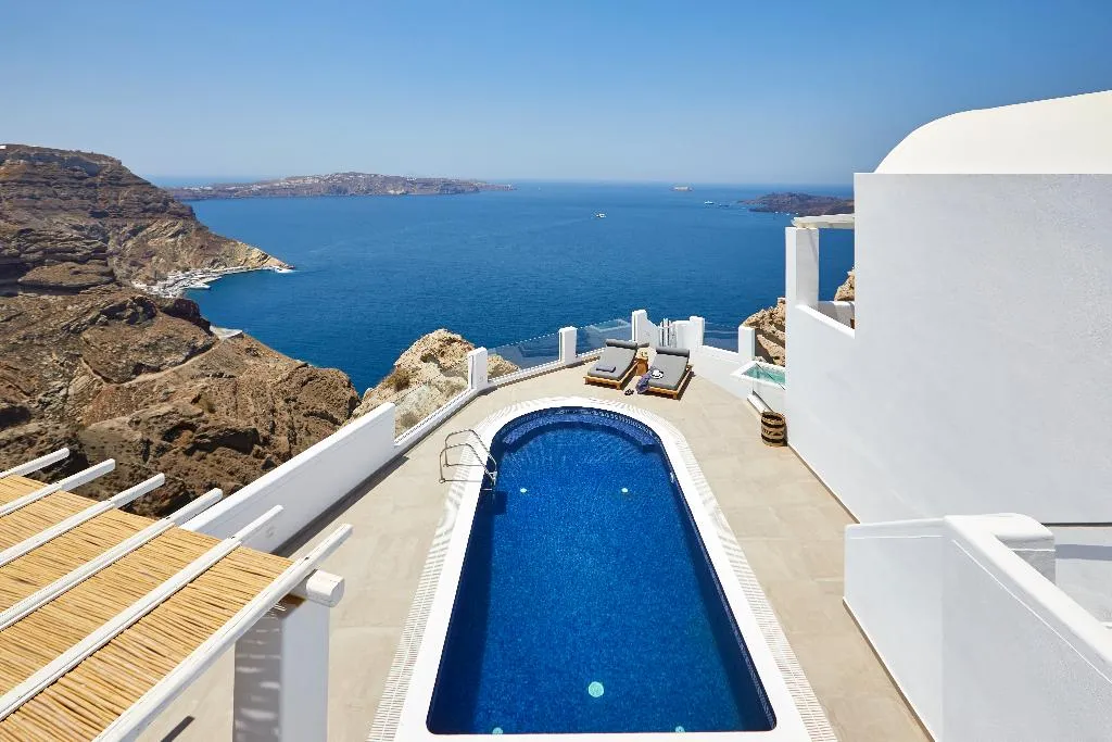 VILLA WITH PRIVATE POOL Room, Celestia Grand, Santorini