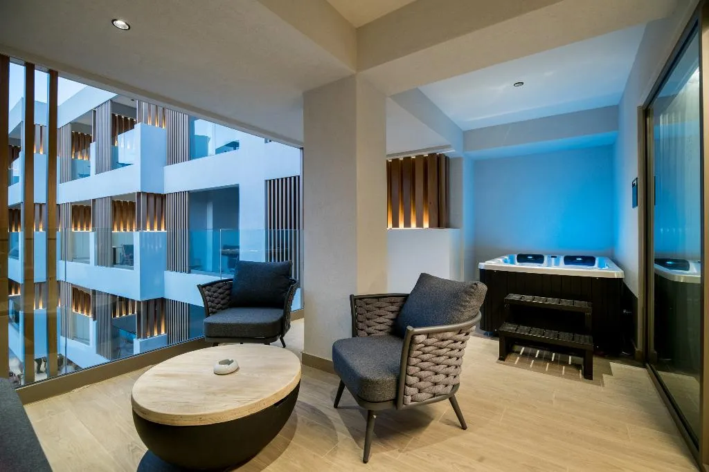 SUITE WITH JACUZZI Room, AKASHA Beach Hotel and Spa, Crete