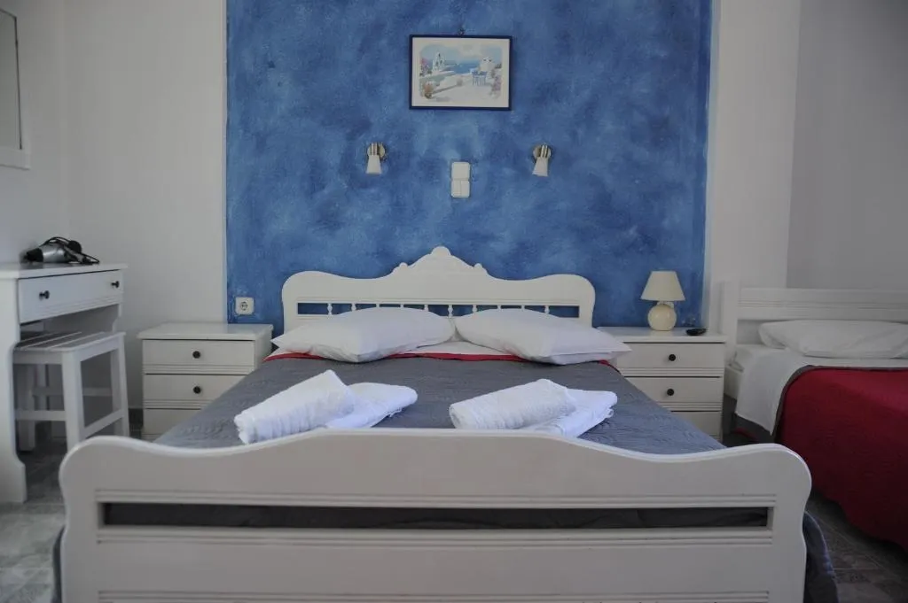 TRIPLE POOL VIEW Room, Villa Michalis, Santorini