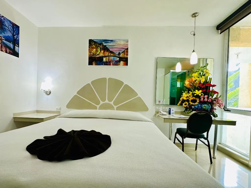 DOUBLE EXECUTIVE KING BED Room, Plaza Caribe, Cancun Area