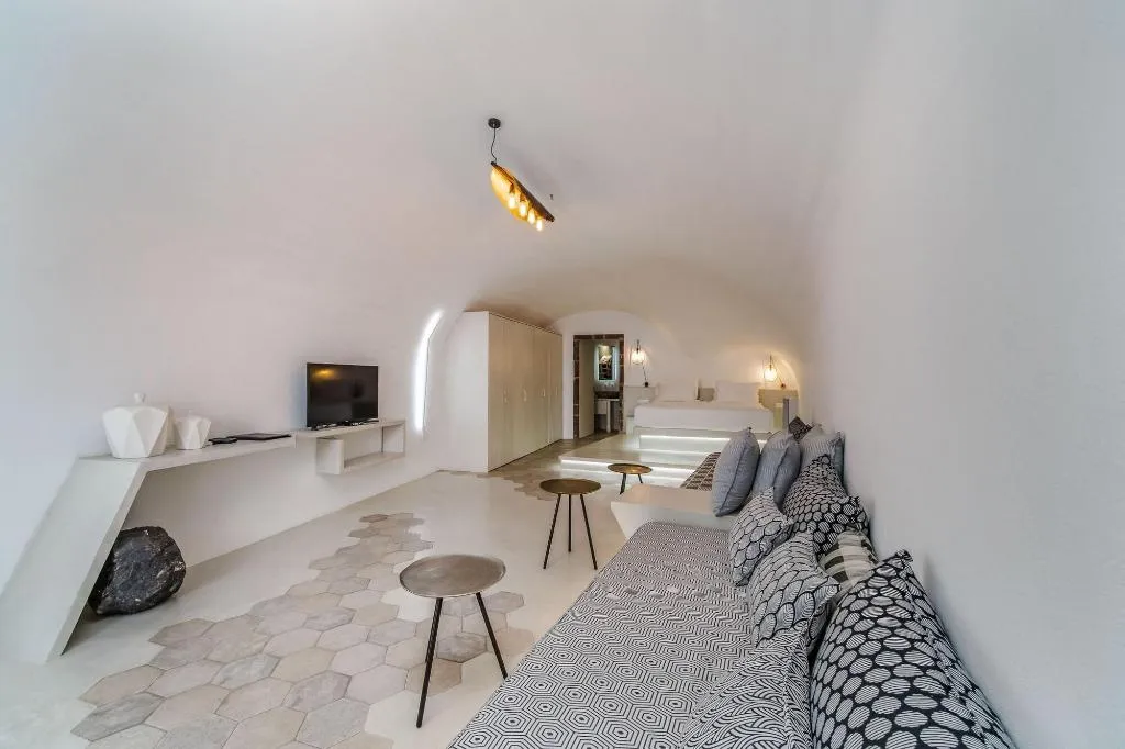 Room, Solstice Luxury Suites, Santorini