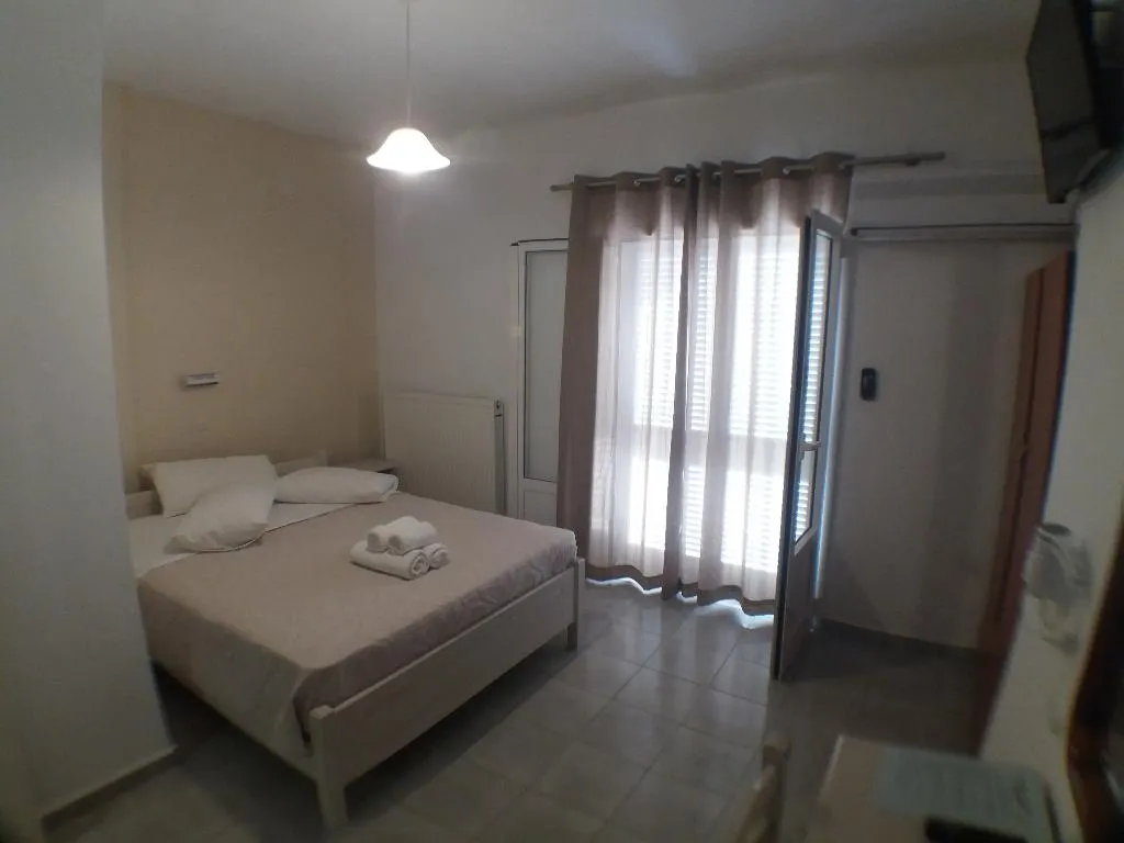 APARTMENT CAPACITY 5 Room, Harbour View, Kalamata