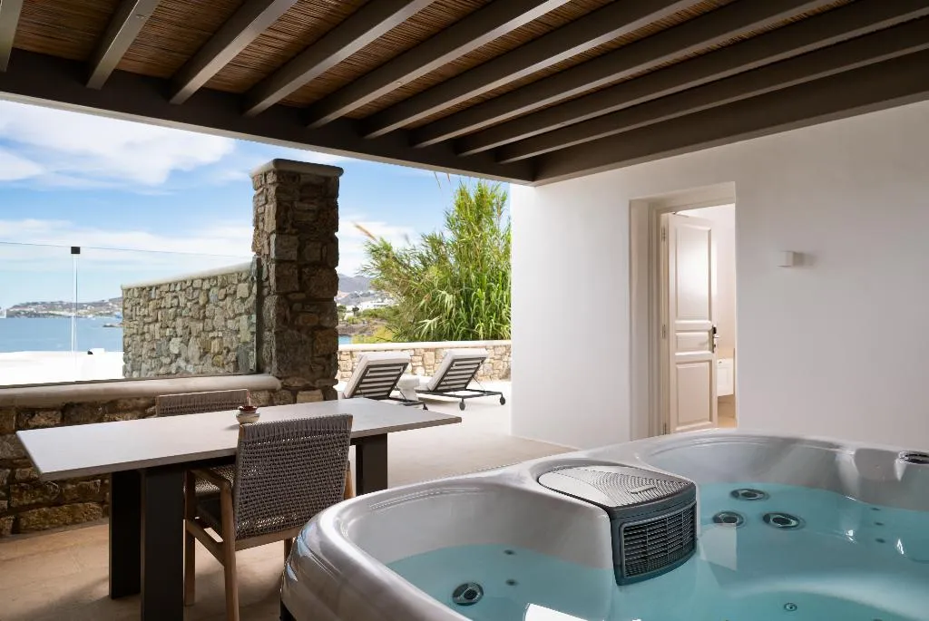 SUITE WITH JACUZZI Room, Bonzoe Suites & Villas, Mykonos