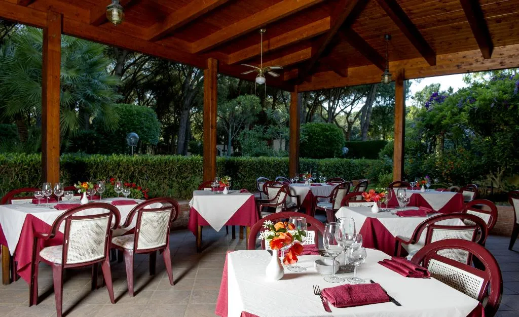 Restaurant, La Serra Holiday Village & Beach Resort, Naples