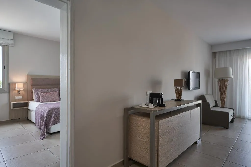 SUITE CAPACITY 5 ONE BEDROOM Room, Atlantica Aeneas Resort & Spa, Cyprus