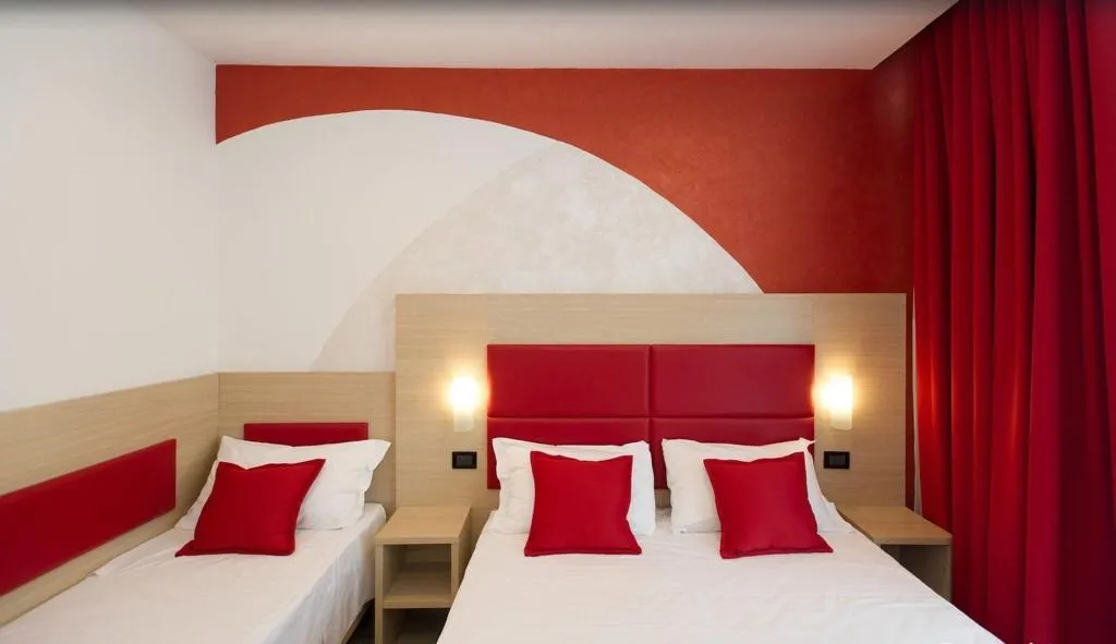 TRIPLE SUPERIOR Room, Luxor Florence, Florence
