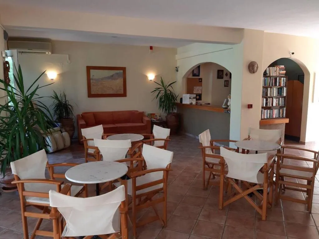 Lobby, Aloni, Halkidiki