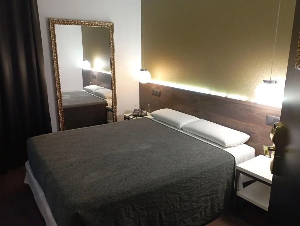 Room, Moderno, Barcelona