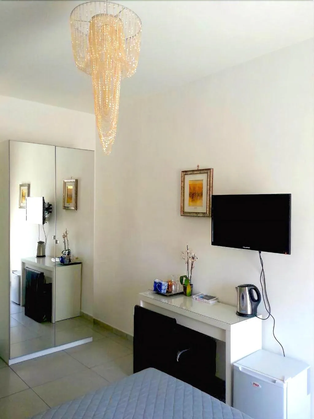 Room, Megaride Santa Lucia, Naples
