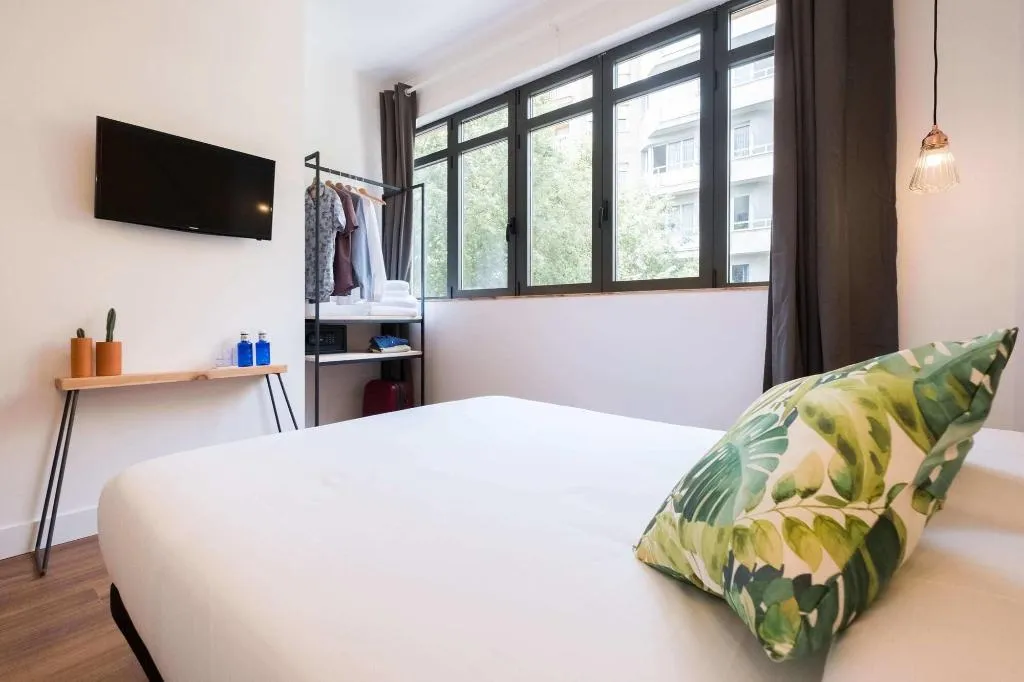 Room, Magatzem 128, Barcelona
