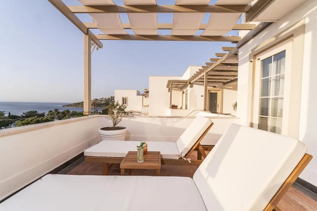 JUNIOR SUITE WITH TERRACE Room, Elementa Luxury Boutique Hotel, Bodrum