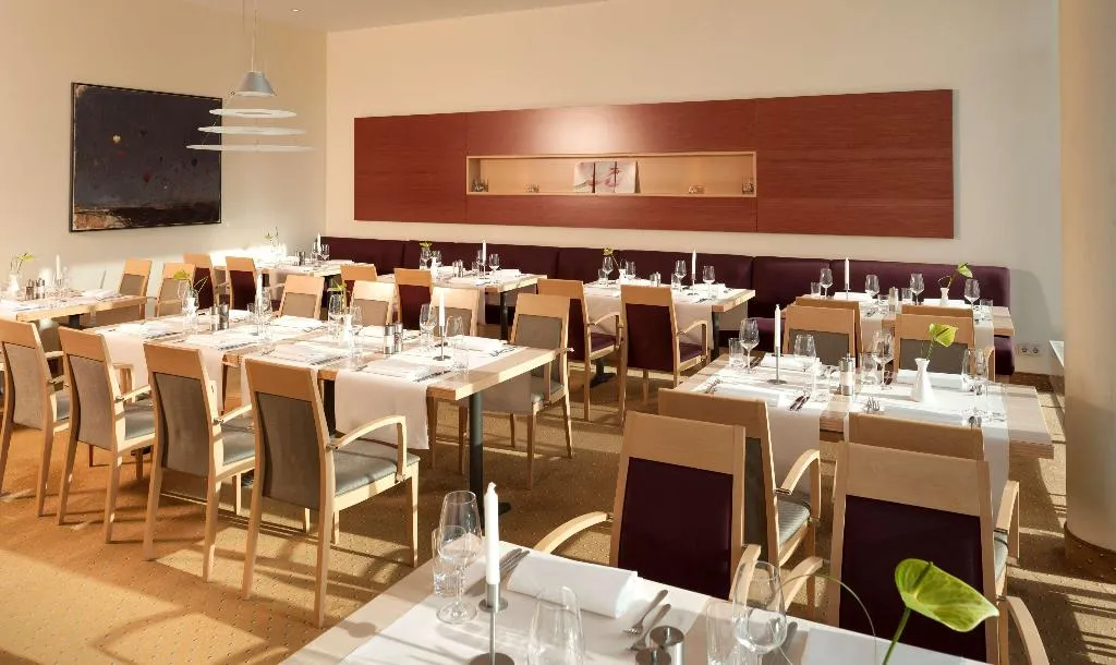 Restaurant, Essential by Dorint Berlin-Adlershof, Berlin