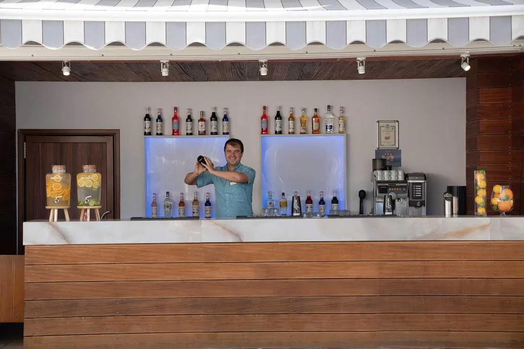 Bar, Sentido Marea, Varna