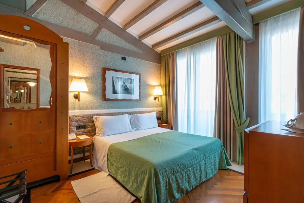 Double or Twin CLASSIC Room, Grand Hotel Ortigia, Catania