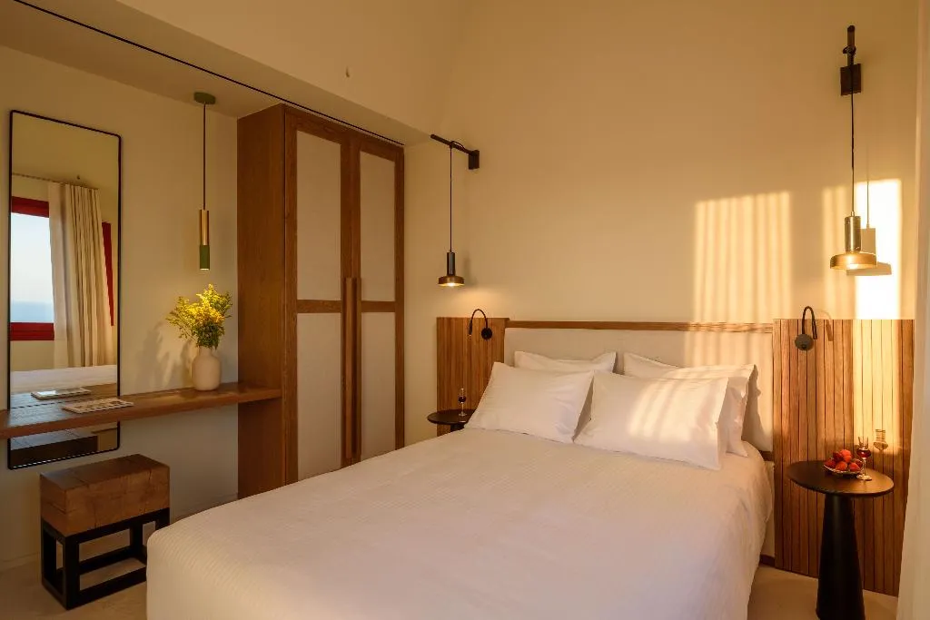 SUITE COMFORT Room, Potnia Theron Suites, Santorini