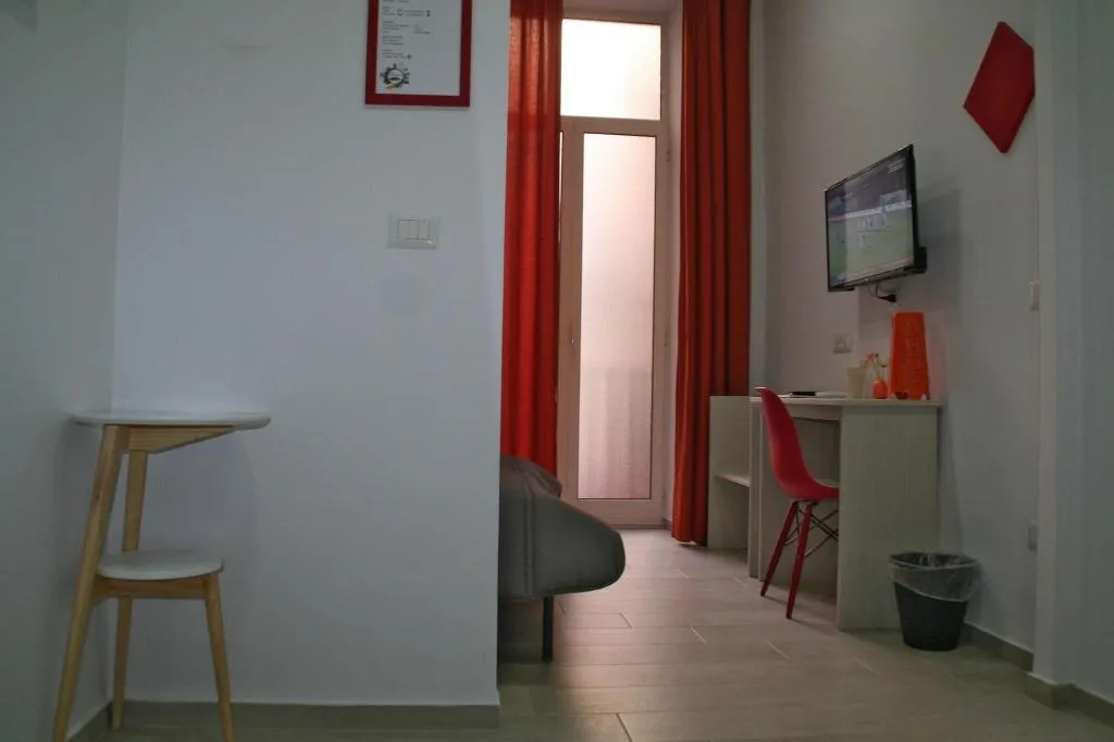 Room, B&B City Center, Naples