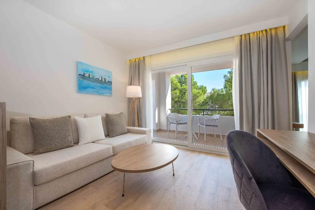 JUNIOR SUITE CAPACITY 3 Room, Valentin Somni Hotel and Suites, Majorca