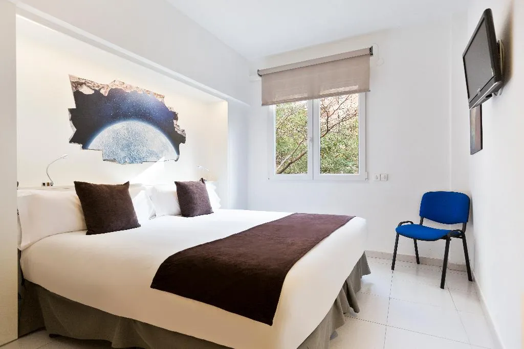DOUBLE WITH DOUBLE BED Room, Hotel Travessera, Barcelona