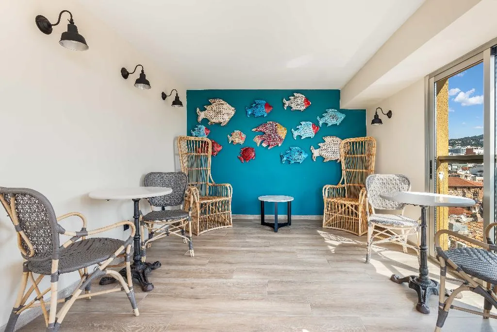 Sports and Entertainment, Metropol Hotel, Costa Brava