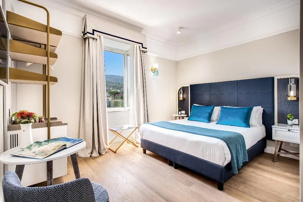 Double or Twin GARDEN VIEW Room, Hotel Mediterraneo Sorrento, Naples