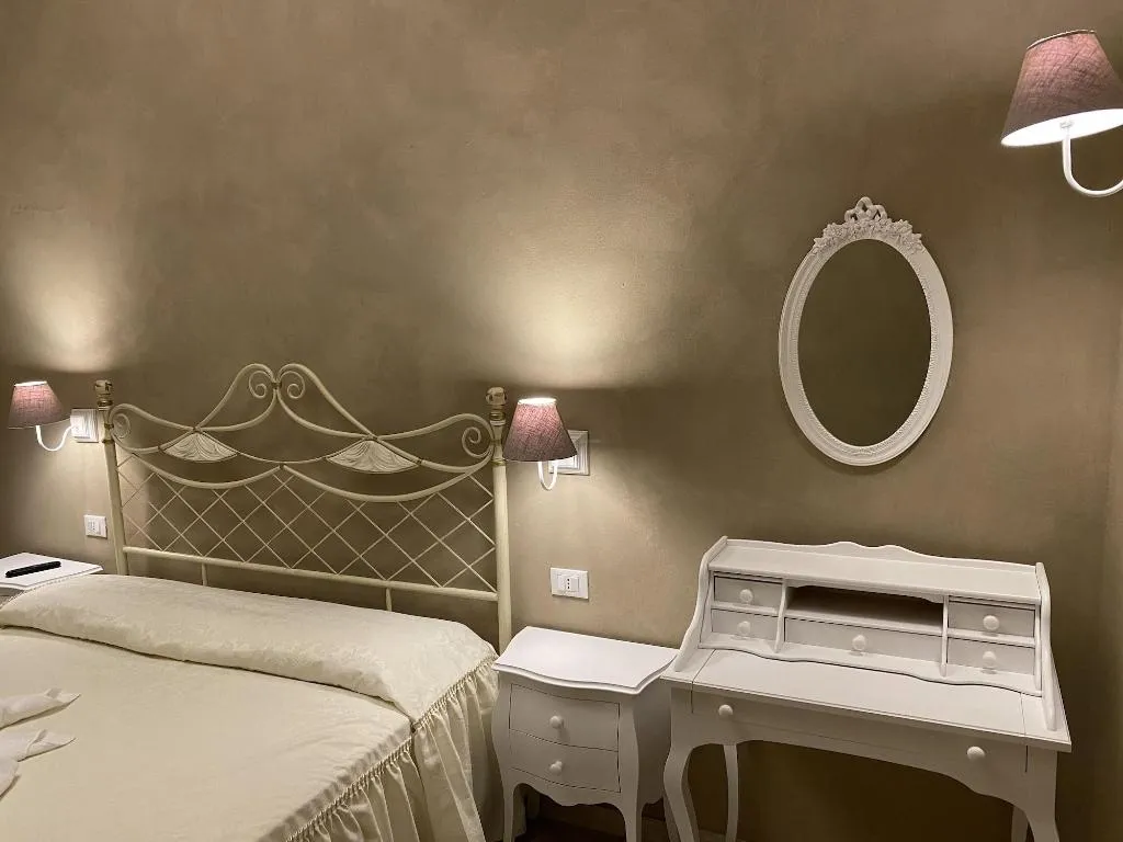 Room, Boutique Hotel Calais Milano, Milan