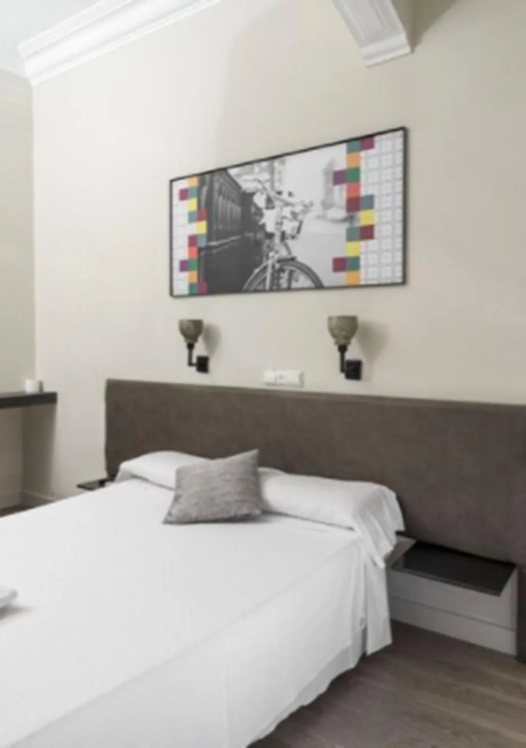 Room, Nwt Central Station Valencia, Valencia