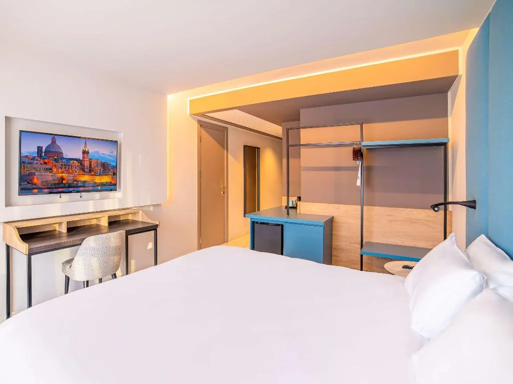 Room, Mercure St. Julian's Malta, Malta