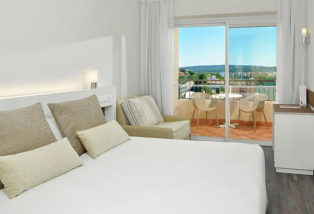 DOUBLE POOL VIEW Room, Sol Palmanova-Mirlos Tordos, Majorca