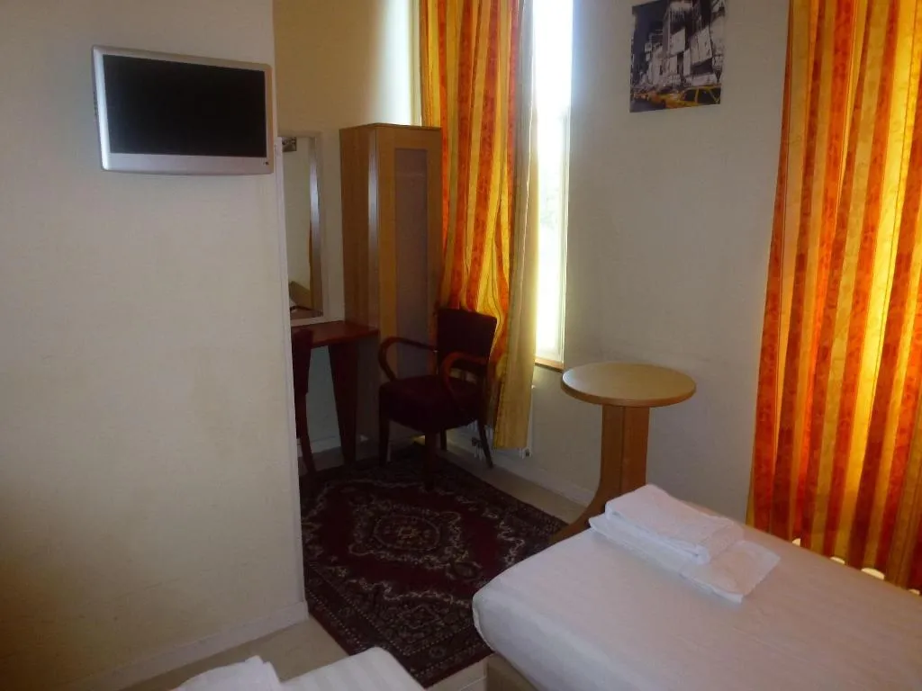 Room, Hotel Isis, Amsterdam
