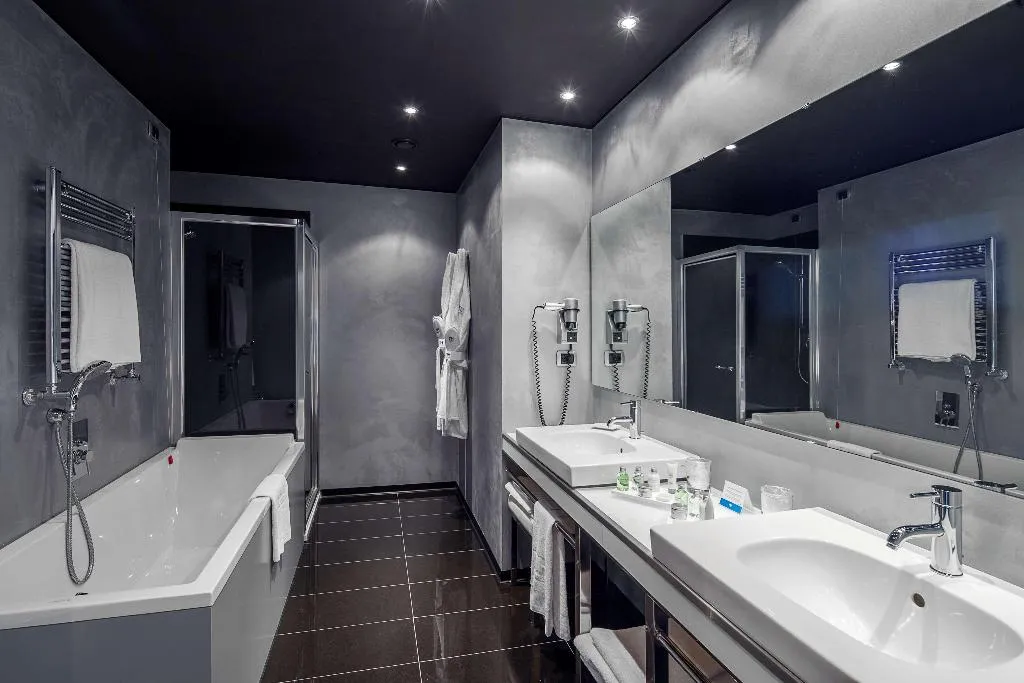 Room, NH Milano Fiera, Milan
