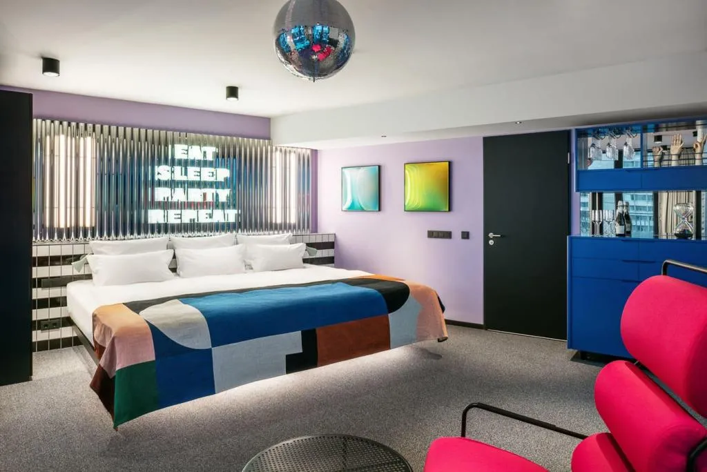 STUDIO DELUXE Room, The Social Hub Berlin, Berlin