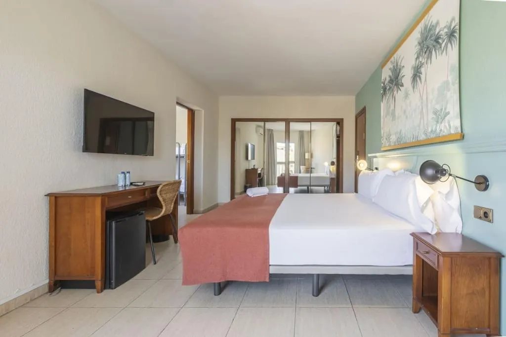 FAMILY ROOM STANDARD Room, Moon Dreams Fuengirola, Costa Del Sol