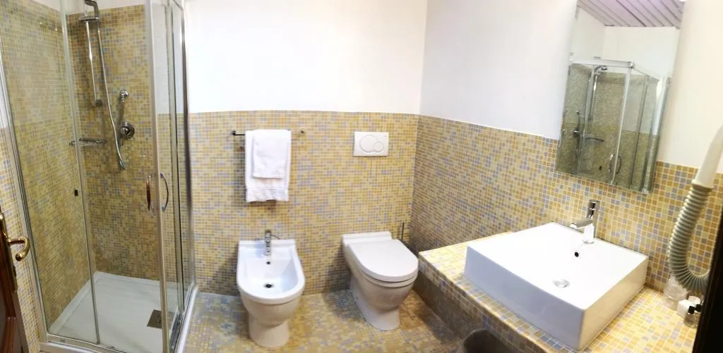 Room, Leonardo Da Vinci, Cagliari