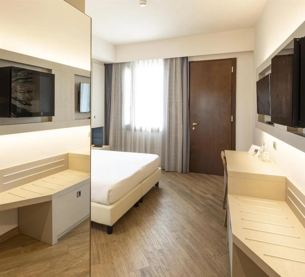 Double or Twin STANDARD Room, Hotel Horizon Wellness & Spa Resort, BW Signature, Milan