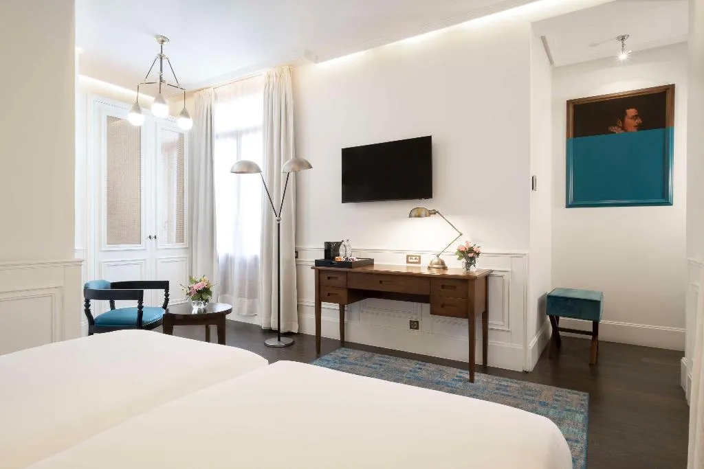 DOUBLE DELUXE WITH TERRACE Room, H10 Villa de la Reina, Madrid