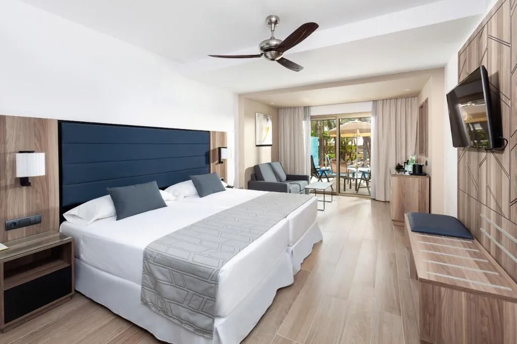 Double or Twin WITH PRIVATE POOL Room, Hotel Riu Palace Oasis, Gran Canaria