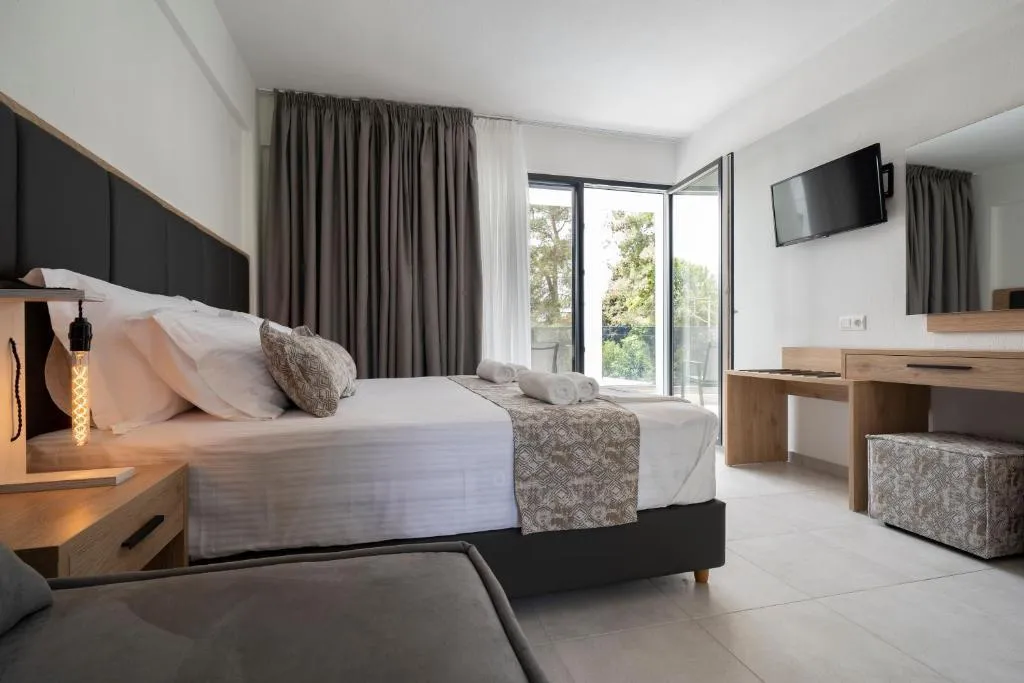 DOUBLE POOL VIEW Room, Avaton Luxury Resort  And Spa Access The Enigma, Thessaloniki