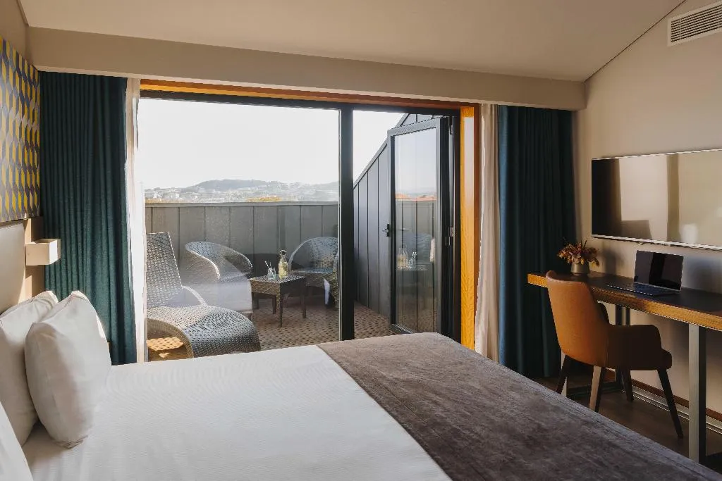 Double or Twin DELUXE Room, Timbre Heroismo, Porto