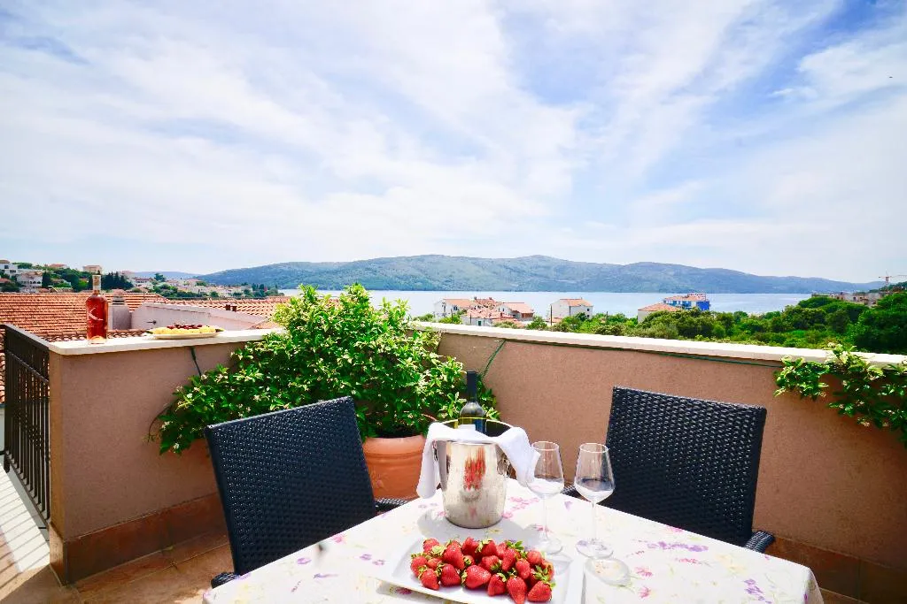 APARTMENT CAPACITY 5 TWO BEDROOMS Room, Villa Rustica Dalmatia, Split