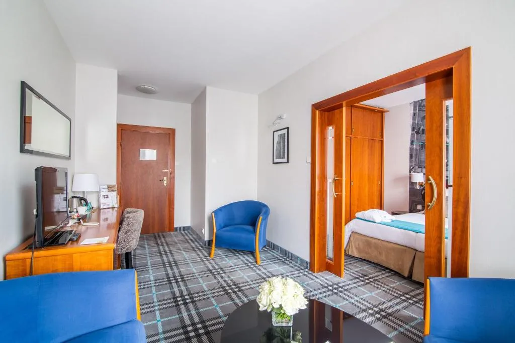 JUNIOR SUITE KING SIZE BED Room, Hanza Hotel, Gdansk