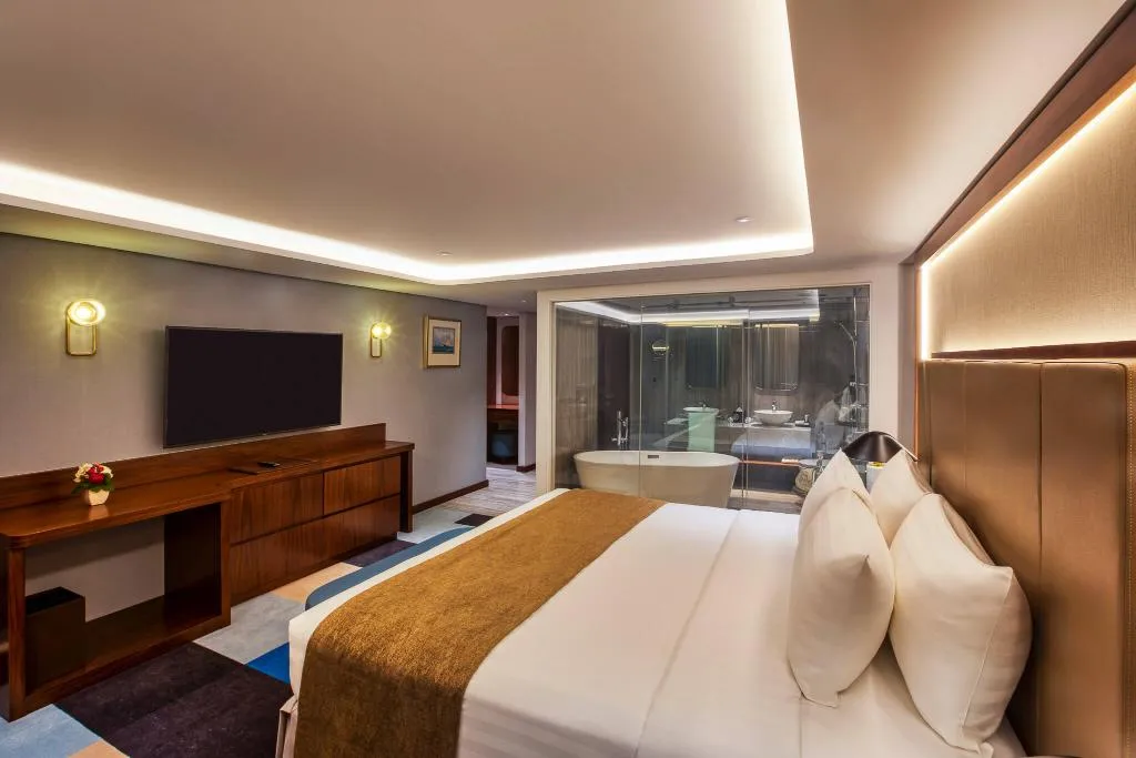 Room, Queen Elizabeth 2, Dubai