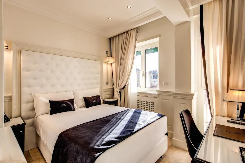 DOUBLE STANDARD Room, Hotel Domus Mea, Rome