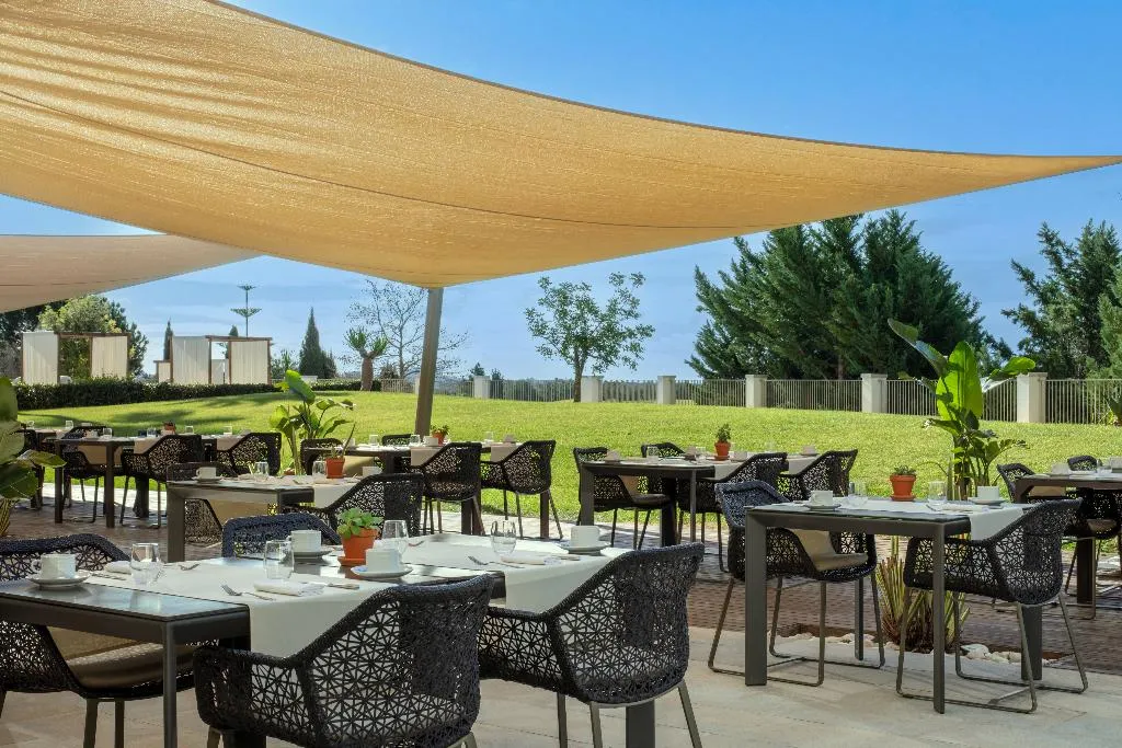Terrace, Victoria Golf Resort and Spa Managed by Accor, Algarve