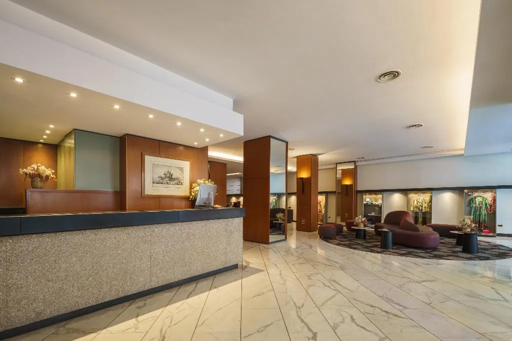 Lobby, Exe Majestic, Naples