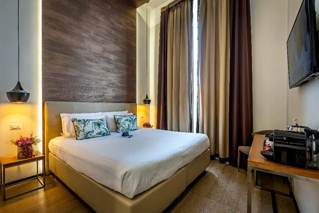 DOUBLE DELUXE RIVER VIEW Room, Palazzo Alfieri, Florence