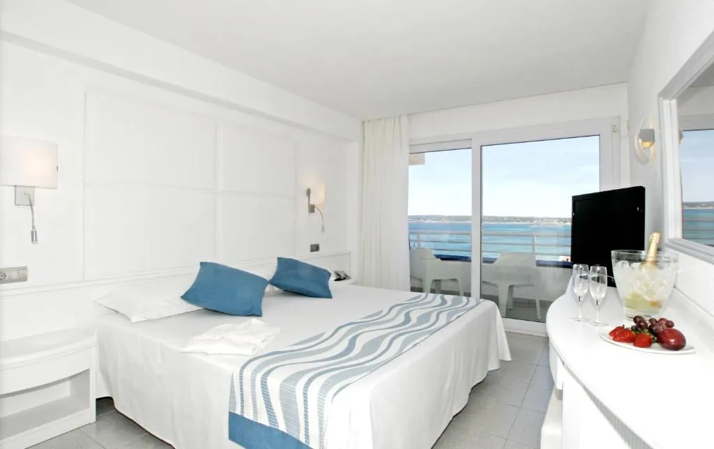 Double or Twin DELUXE SIDE SEA VIEW Room, Insotel Hotel Formentera Playa, Ibiza