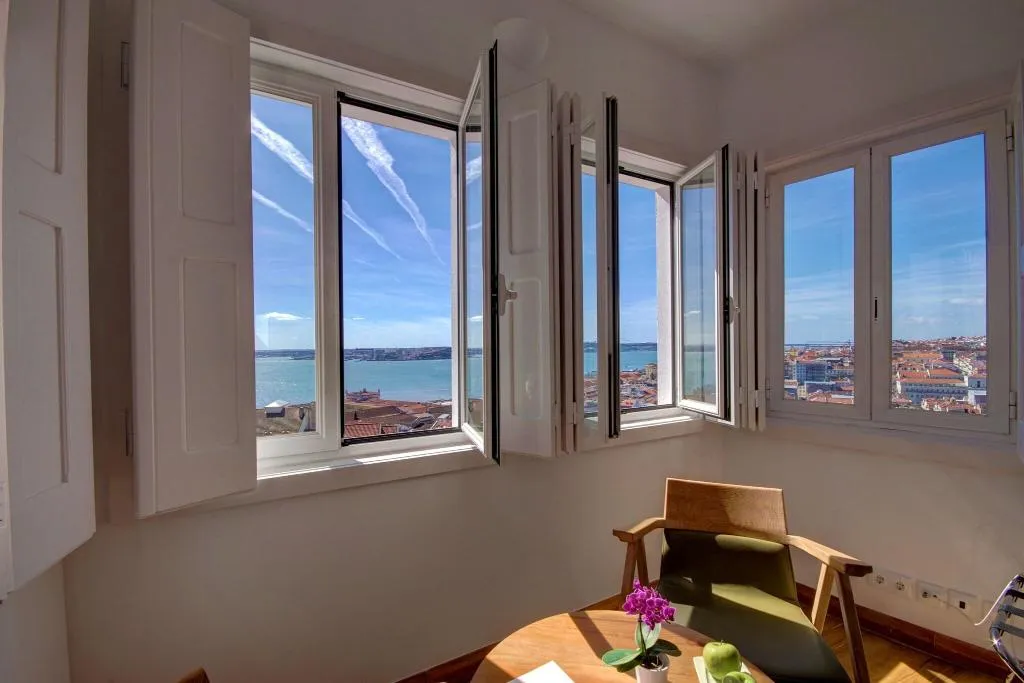 Room, Solar Dos Mouros, Lisbon